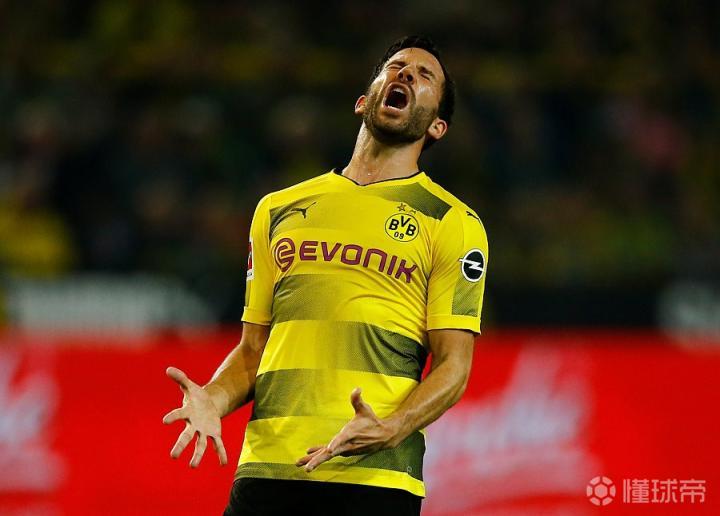 多特蒙德吞下联赛首败,需调整状态应对接下来挑战,引发热议 多特蒙德吞下联赛首败,需调整状态应对接下来挑战,引发热议